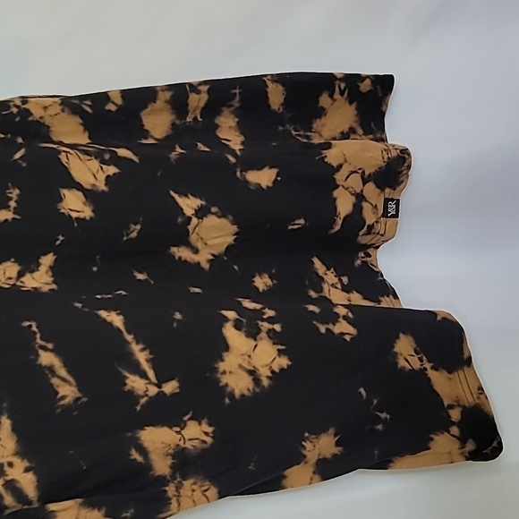 Young & RESTLESS Tie Dye Money Wings Short Sleeve T-Shirt - Picture 3 of 6